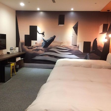 Hotel Half Taichung Exterior foto