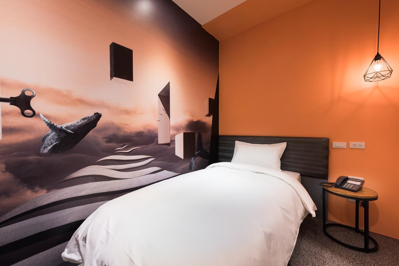 Hotel Half Taichung Exterior foto
