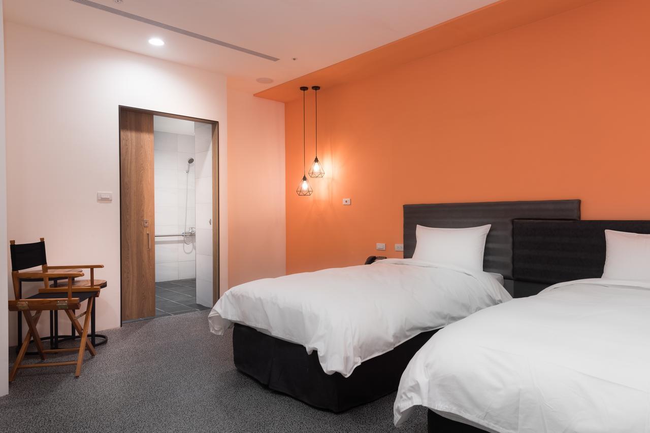 Hotel Half Taichung Exterior foto